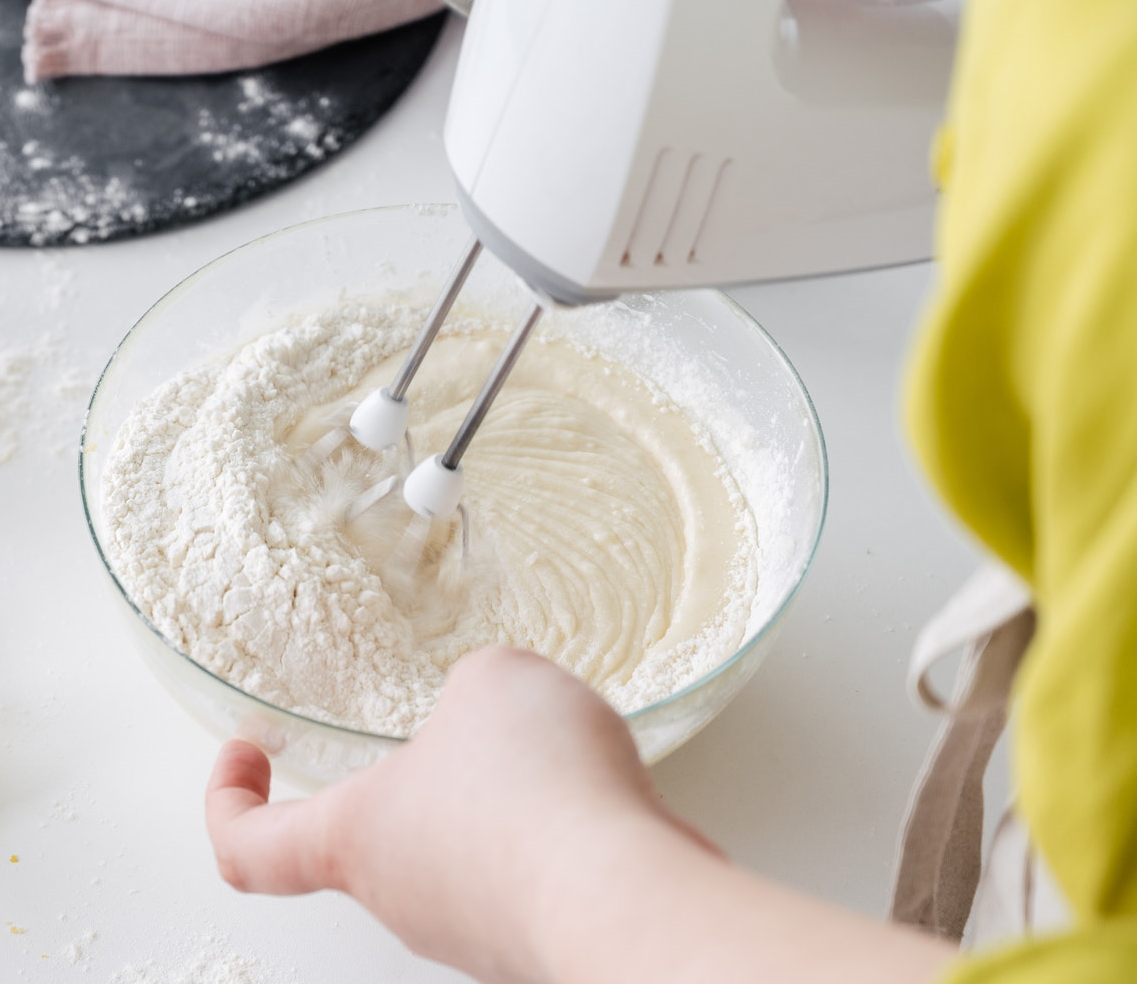 Berömd KRÁTER-tårta med vaniljsås och gräddfil: Snabbt och enkelt recept!