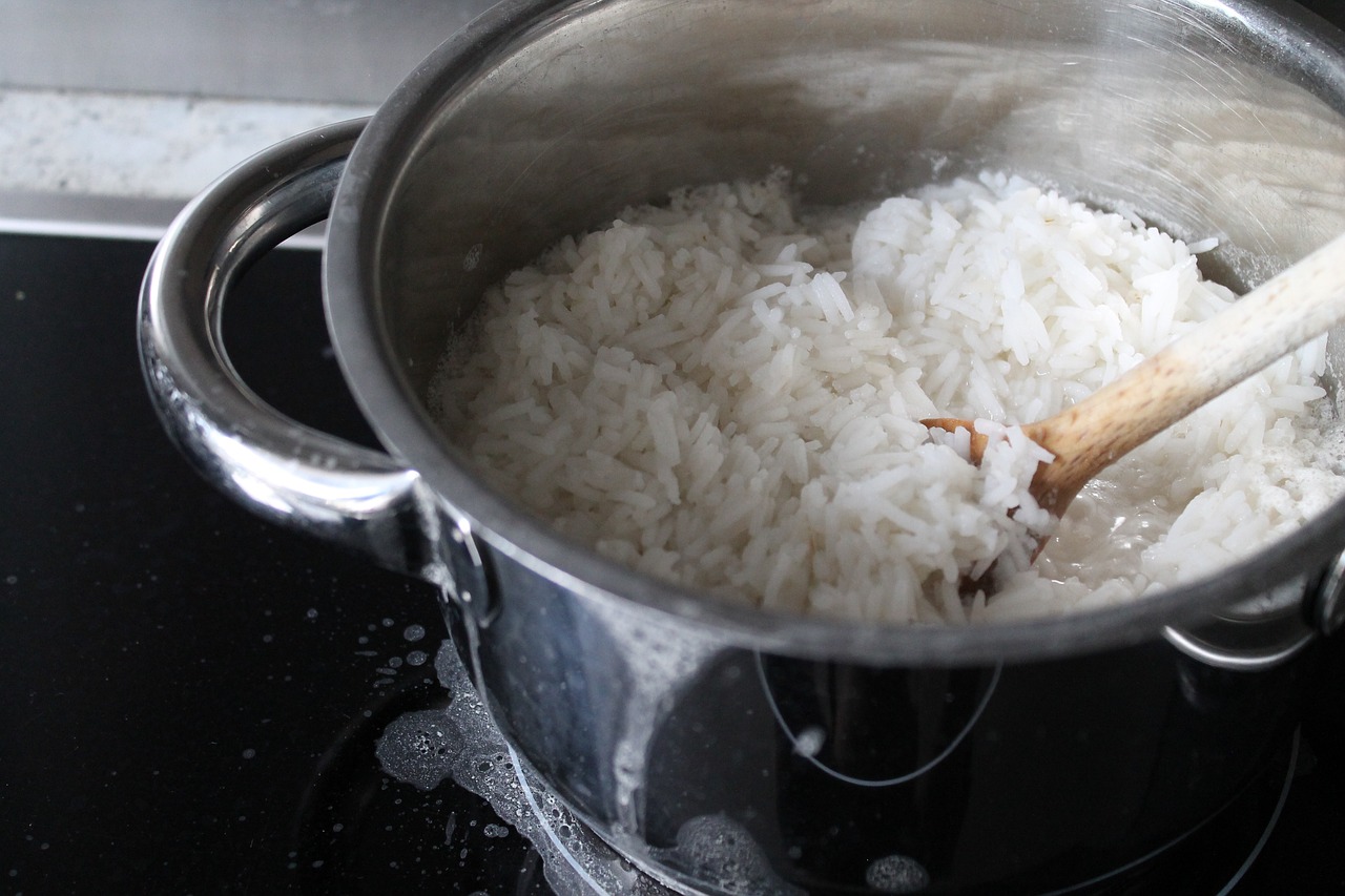 Vi gör nudlar nästan varje söndag, men vi skulle aldrig drömma om att göra det här: Prova direkt när du gör dem till lunch!